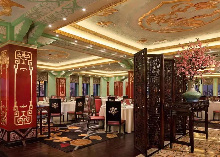Fairmont Peace Hotel On The Bund